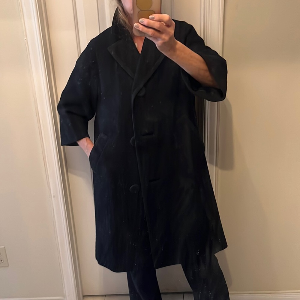 Vintage woman’s  wool coat- Era piece - No size tag but fits like 8. See photos